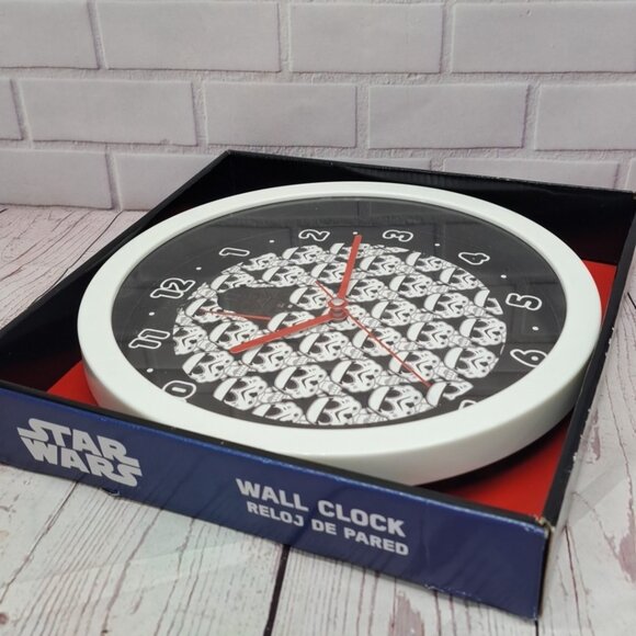 NEW Star Wars Darth Vader Storm Troopers 10" Wall Clock - Picture 3 of 5